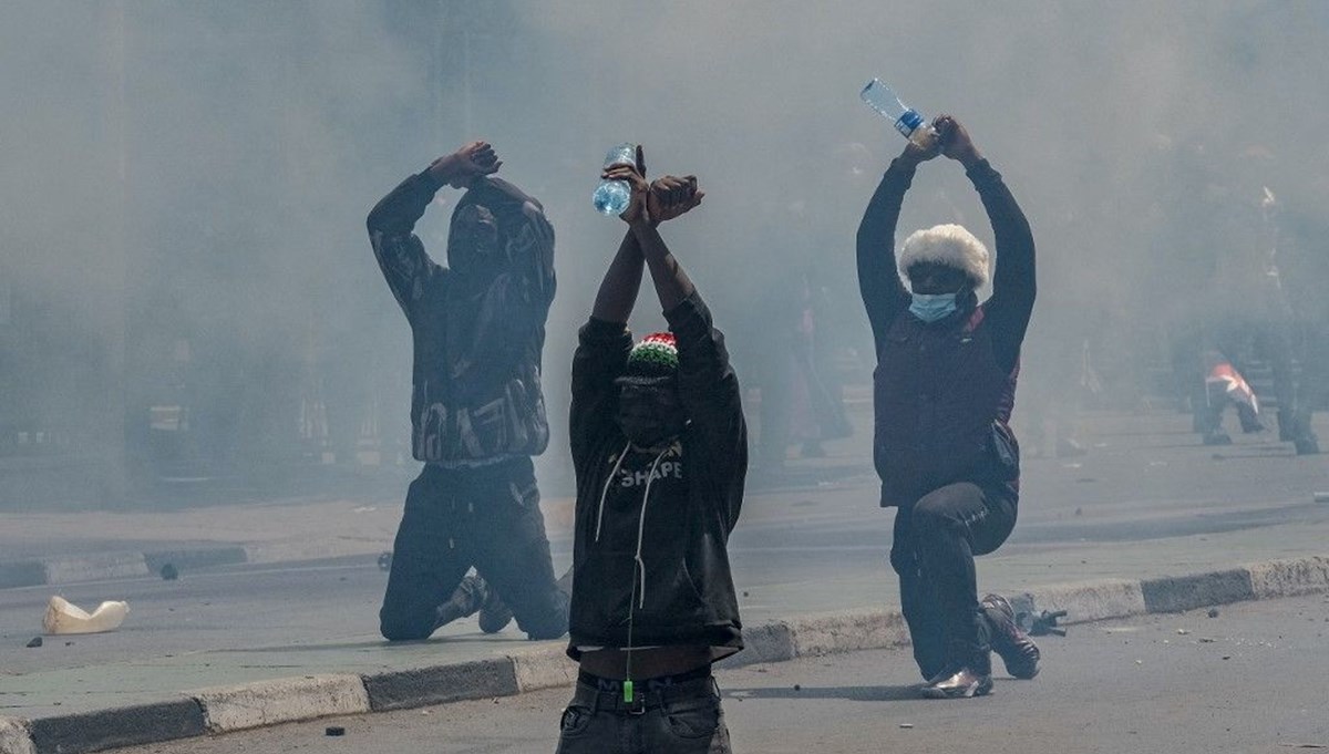 Kenya'daki vergi zammı protestolarında 23 kişi polis kurşunuyla öldü Kenya'daki vergi zammı protestolarında 23 kişi polis kurşunuyla öldü