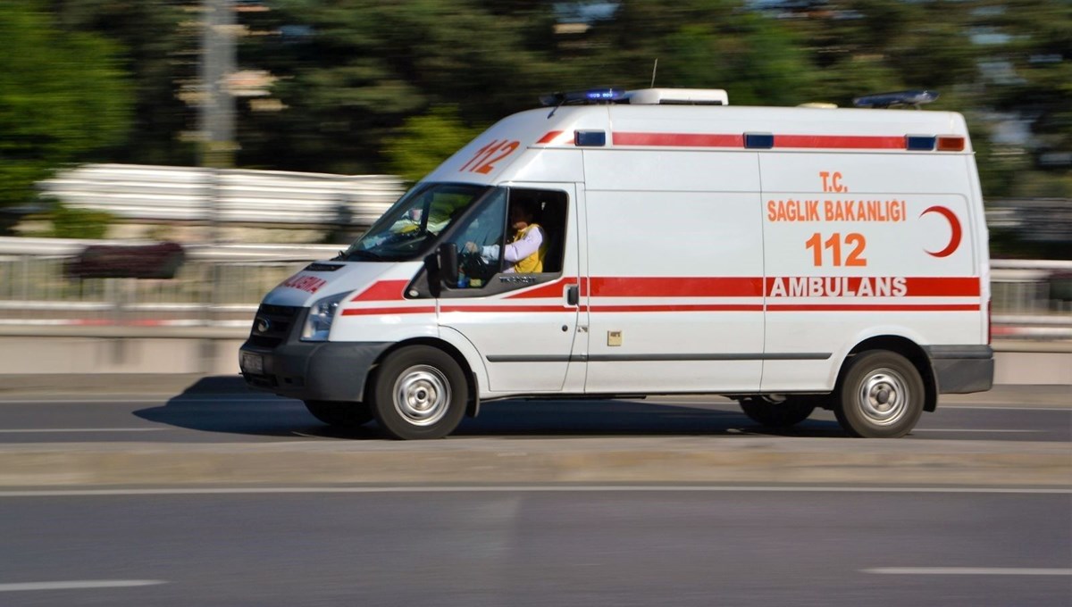 Şişli'de bariyerlere çarpan otomobilin sürücüsü yaralandı