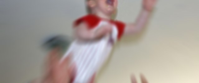 Havaya atılan bebeği pervane yaraladı NTV