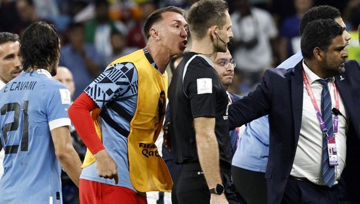 Galatasaray Başkanvekili Erden Timur konuştu: Olaylı Uruguay maçı sonrası Fernando Muslera ceza alırsa ligde uygulanır mı?