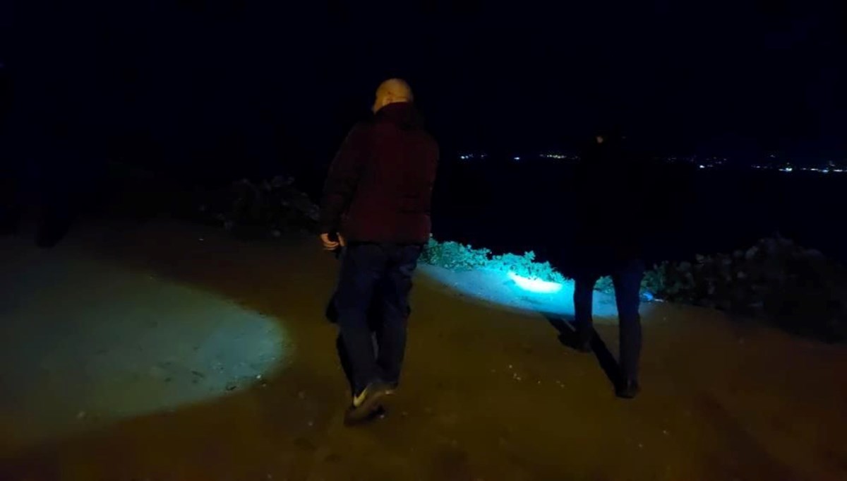 Denize araç uçtuğu ihbarı ekipleri harekete geçirdi Denize araç uçtuğu ihbarı ekipleri harekete geçirdi