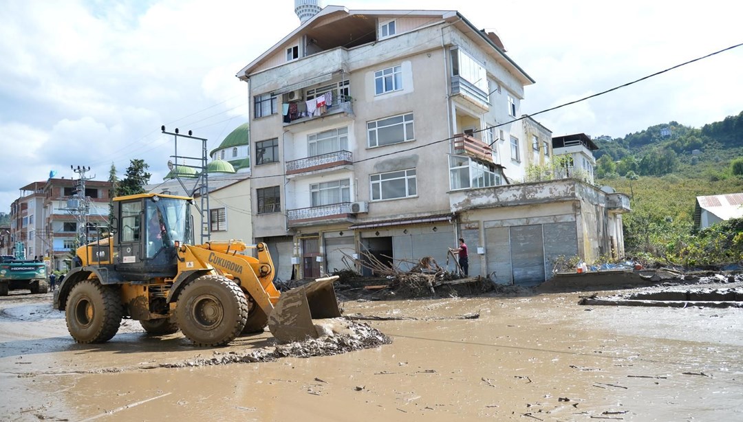 Heyelanın vurduğu Trabzon'da hasar tespit çalışmaları devam ediyor