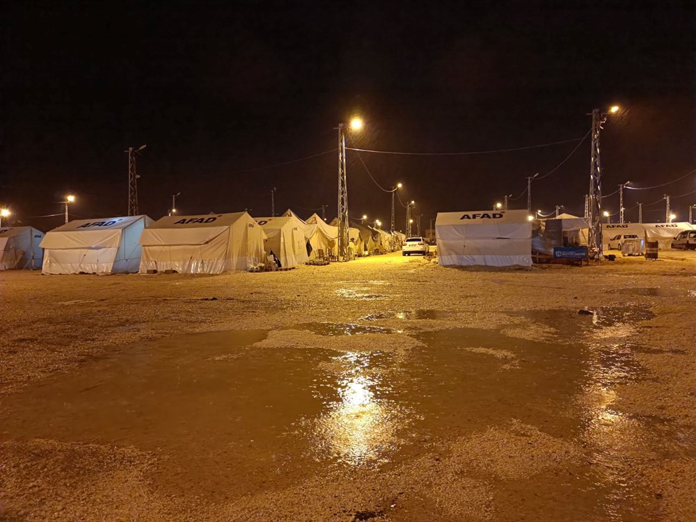 Deprem bölgesinde fırtına ve sağanak yağış (Bugün ve hafta genelinde hava nasıl olacak?) - 1