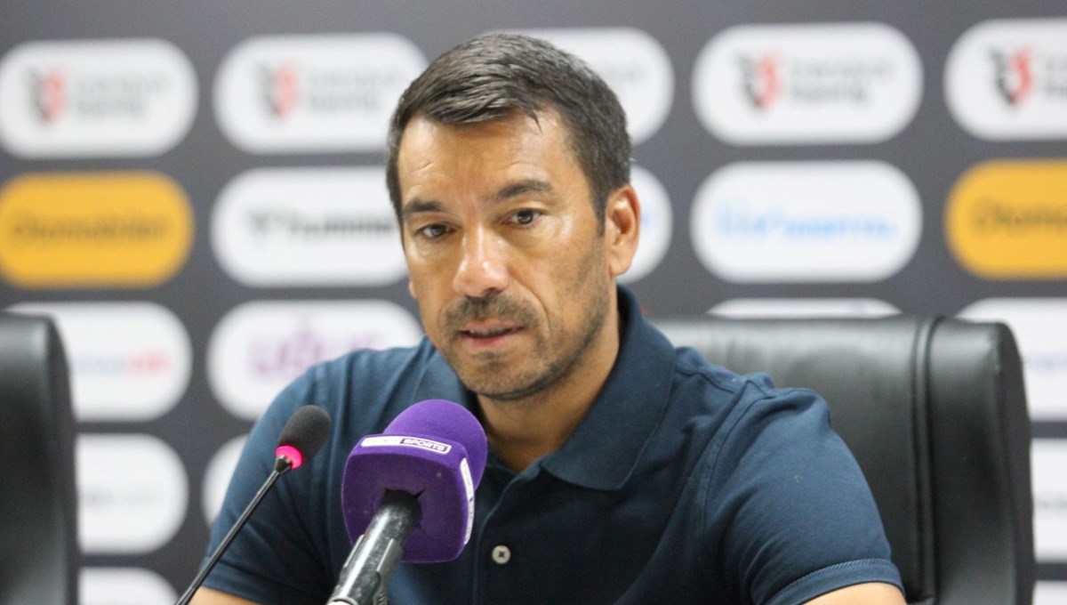 Van Bronckhorst'tan Paulista'nın sakatlığıyla ilgili açıklama