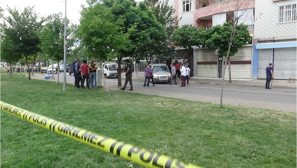 Diyarbakır'da pazarcılar ve kahvecilerin silahlı kavgası ...