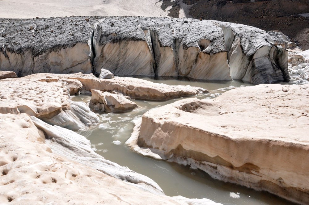Türkiye'nin zirvesi 20 bin yıllık 'Cilo Buzulları' eriyor - 30