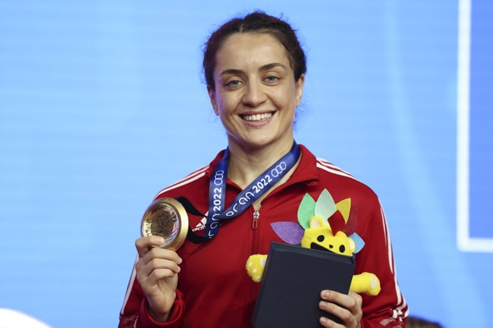 Milli güreşçi Bediha Gün, kadınlar 57 kiloda altın madalya kazandı
