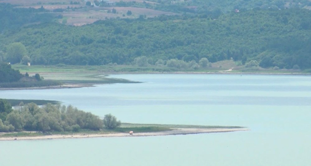 Arnavutköy'de mahallelinin balık kokulu su isyanı - 7