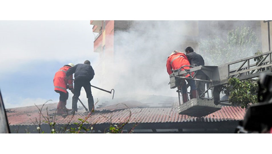 6 kişiyi alevlerden temizlik işçisi kurtardı