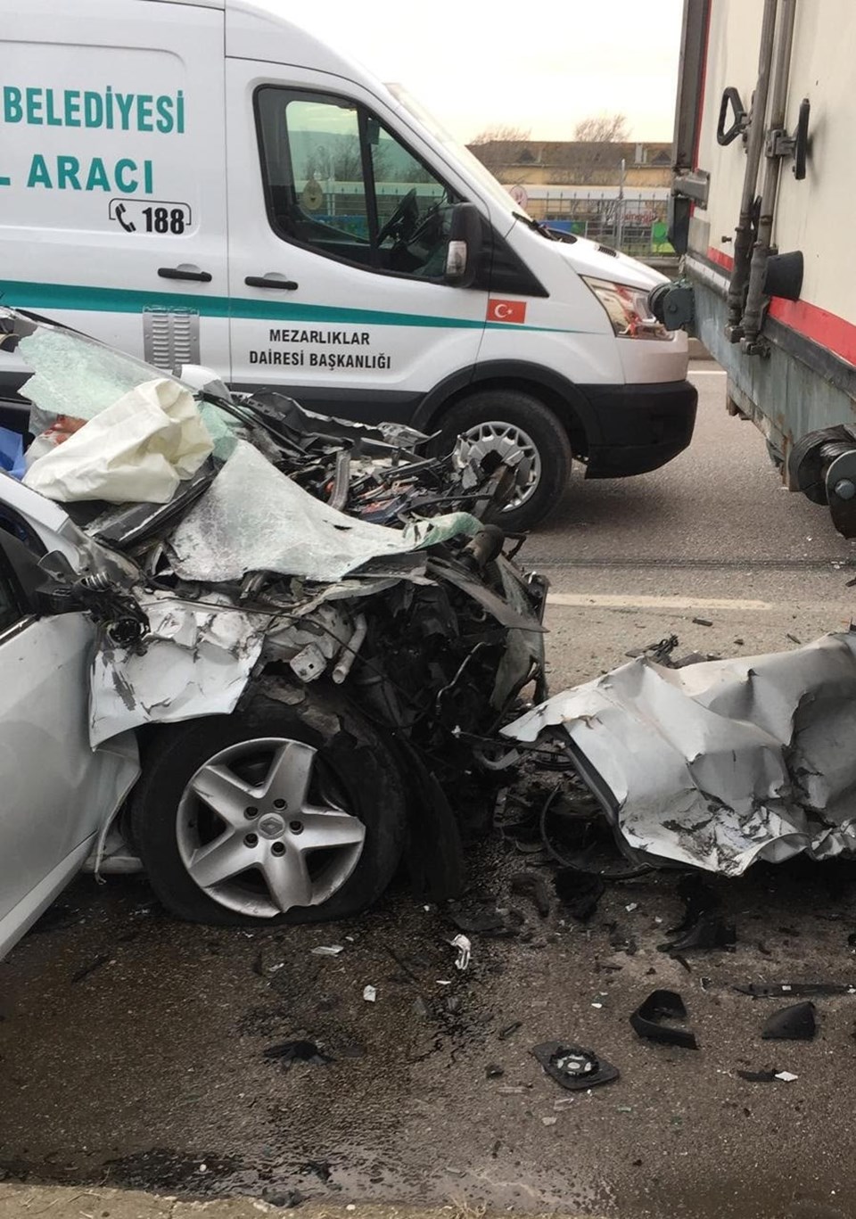 Manisa'da feci kaza: 2 ölü, 1 yaralı - 1