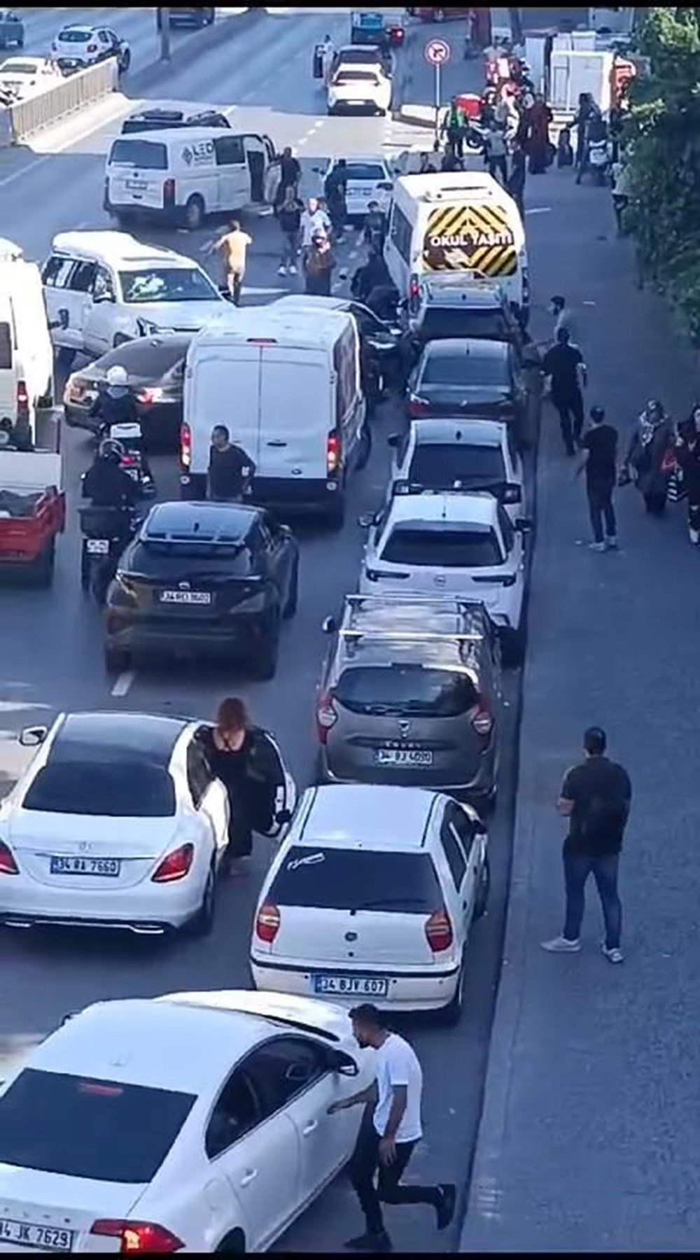 Avcılar'da ortalığın savaş alanına döndüğü olayda bir can kaybı - 2