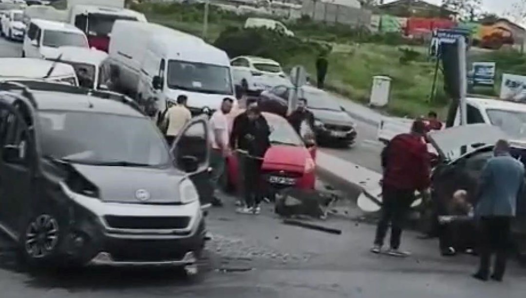 Arnavutköy'de trafik kazaları 1 ölü 8 yaralı