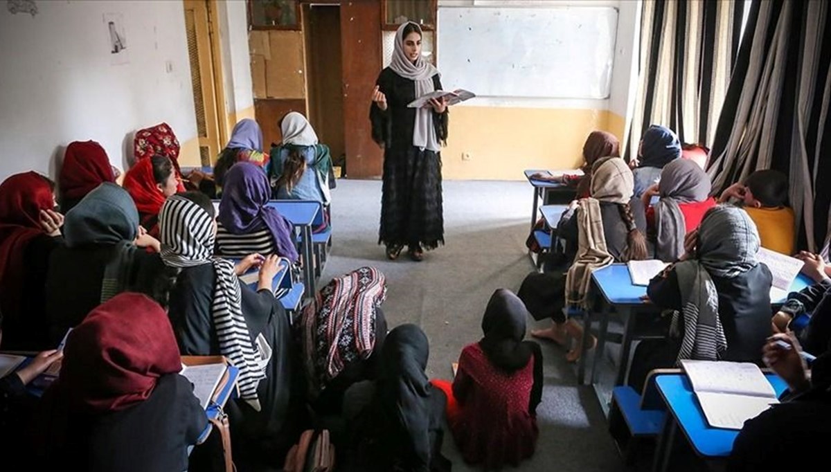 Afganistan'da 80 kız öğrenci zehirlendi Afganistan'da 80 kız öğrenci zehirlendi