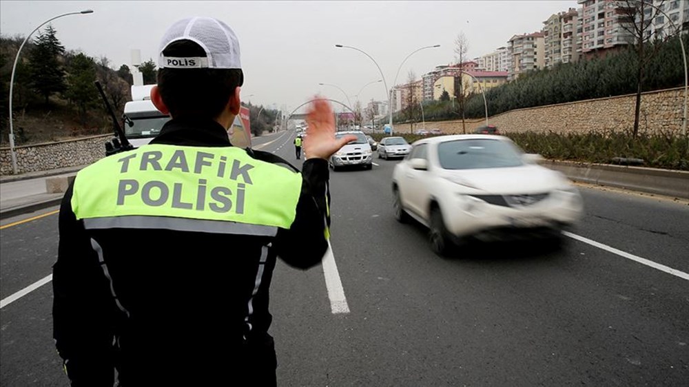 Trafikte cezalar artıyor | Kırmızı ışıktan, hız sınırına; trafikte yol kesmeden, yarış yapmaya... İşte madde madde yeni cezalar - 3