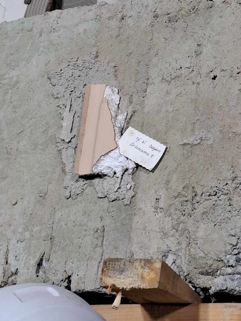 Gebze'de çöken binada 4 kişi öldü: Bilir ailesinden geriye bu not ve fotoğraf kaldı - 5