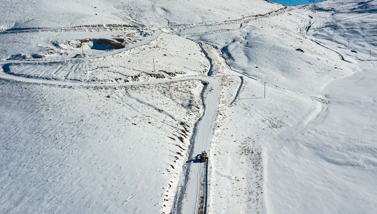 Van'da 134 yol ulaşıma tekrar açıldı