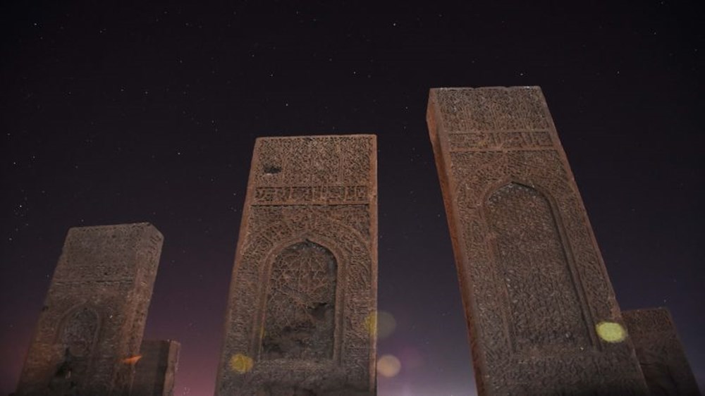 Dünyanın en büyük Türk-İslam mezarlığı: Ahlat Selçuklu Meydan Mezarlığı - 1