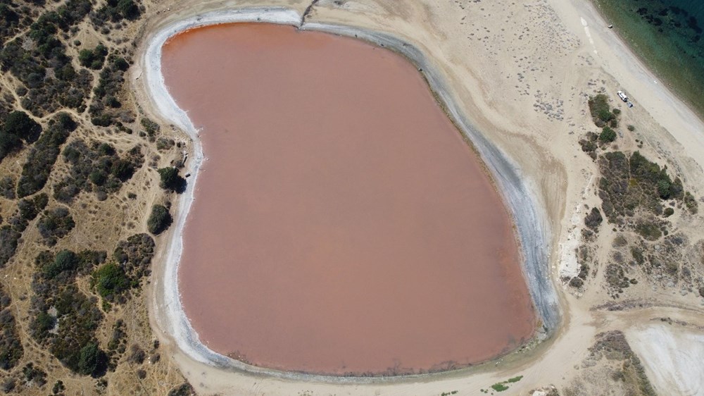 Çanakkale'deki gölün rengi pembeye döndü - 3