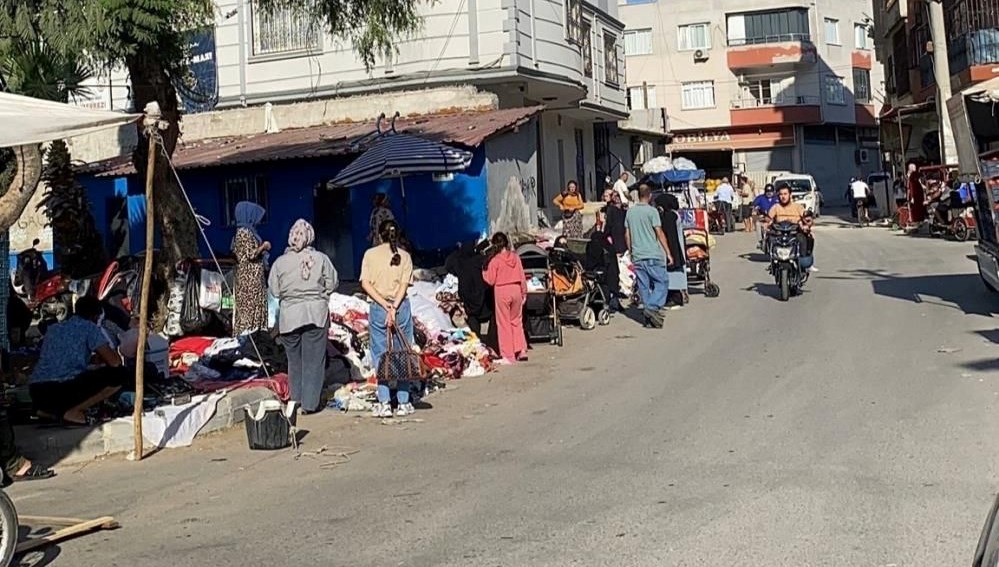 İzinsiz pazara zabıta müdahalesi