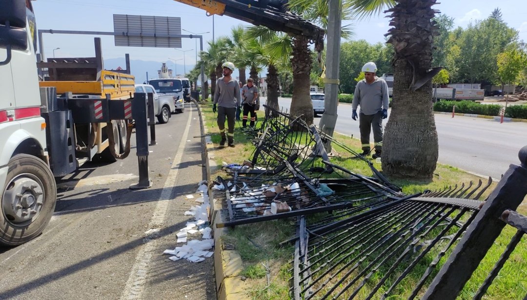 Denizli'de korkunç kaza! 1'i ağır 7 kişi yaralandı