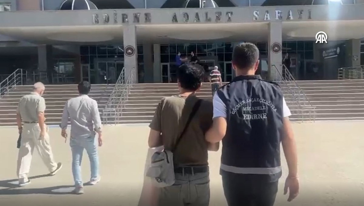 Kiralık araçla kaçıyorlardı, yakalandılar