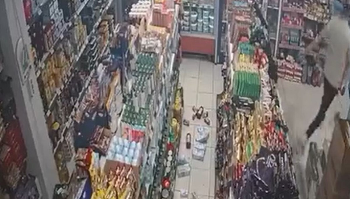 Deprem anı güvenlik kamerasında