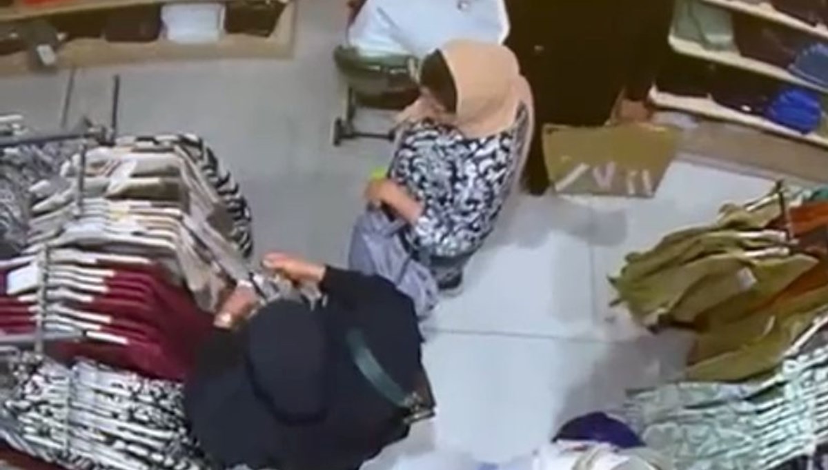 Beyoğlu'nda AVM'de hırsızlık: Şüphelilerin 368 suç kaydı olduğu ortaya çıktı Beyoğlu'nda AVM'de hırsızlık: Şüphelilerin 368 suç kaydı olduğu ortaya çıktı