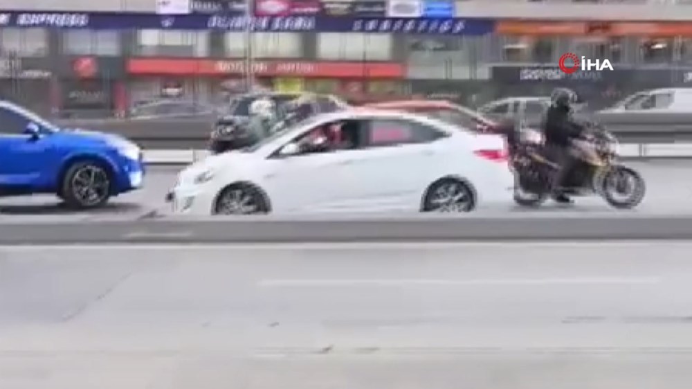 İstanbul E-5'te Şoför Dehşeti: Ters Yönde Kaos! 73 QNNdmrFc UyzaId6JVMB3Q