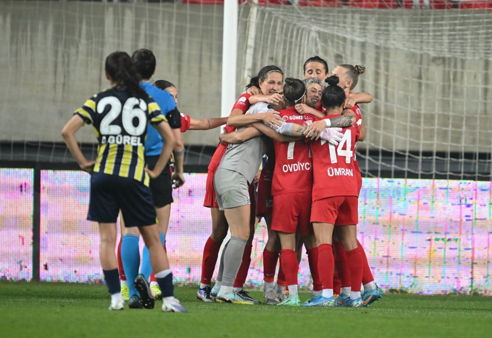 Kadınlar Futbol Süper Ligi'nde şampiyon belli oldu - 4