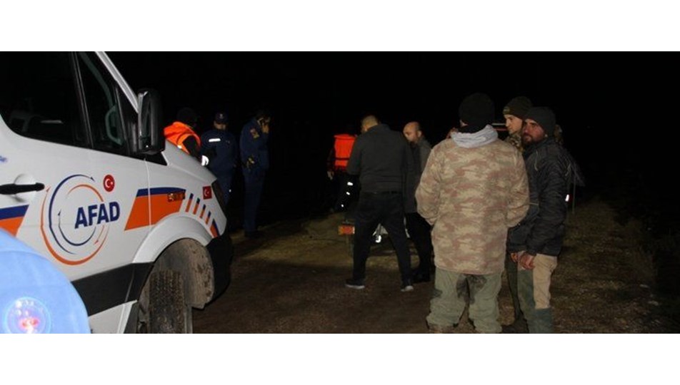 İzmir'de ördek avına çıkan avcıların kayığı battı: 2 ölü