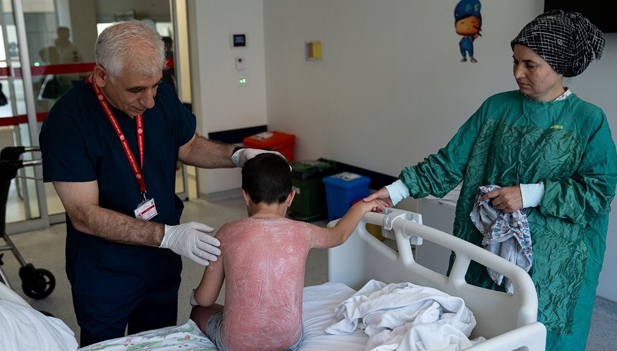 4 saat güneşte kalan çocuk hastanelik oldu