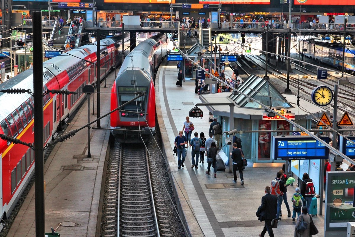 Almanya’nın kuzeyinde teknik sebepten dolayı tren seferleri durdu.