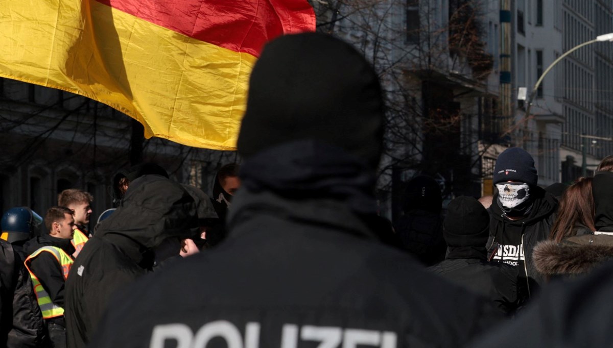Berlin’de Türk market zincirinin şubelerine silahlı saldırı Berlin’de Türk market zincirinin şubelerine silahlı saldırı