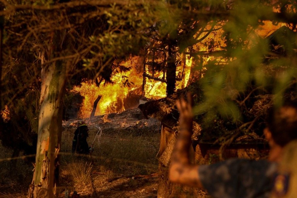 Akdeniz alev aldı: Yunanistan ve İtalya’da orman yangınları sürüyor - 1