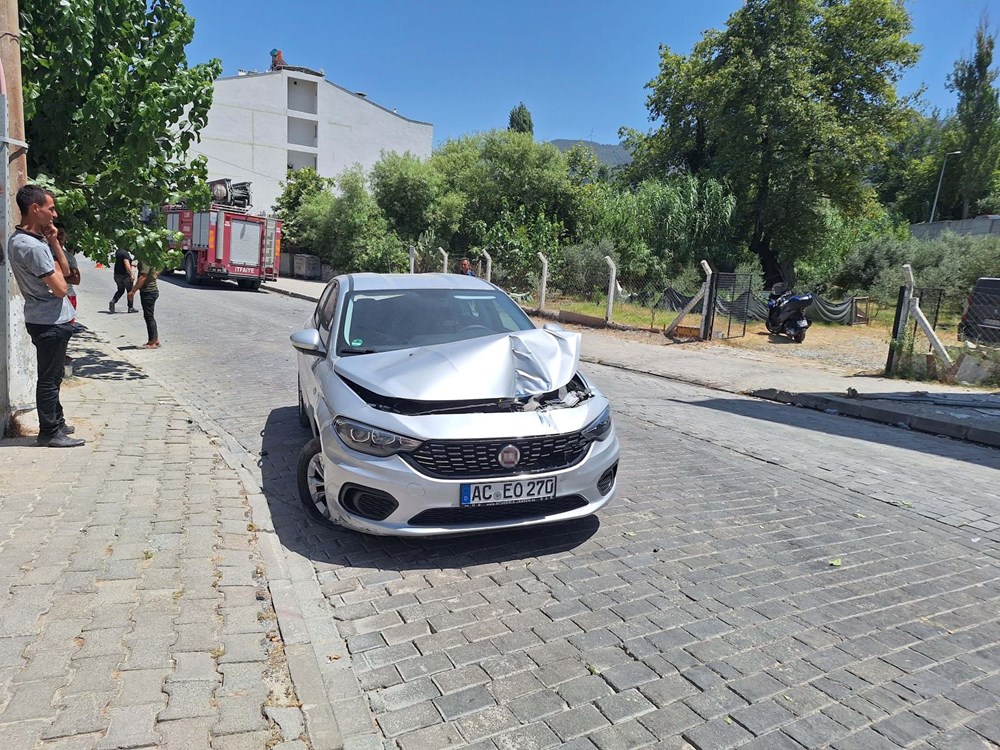 Freni boşalan kamyon ortalığı savaş alanına çevirdi: 9 yaralı - 5