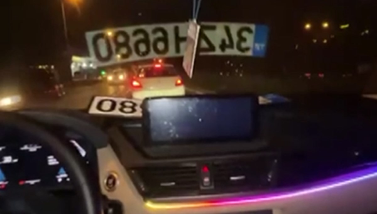 İstanbul’da film gibi olay: Yakalanan hırsız jandarma aracını çalıp kaçtı İstanbul’da film gibi olay: Yakalanan hırsız jandarma aracını çalıp kaçtı