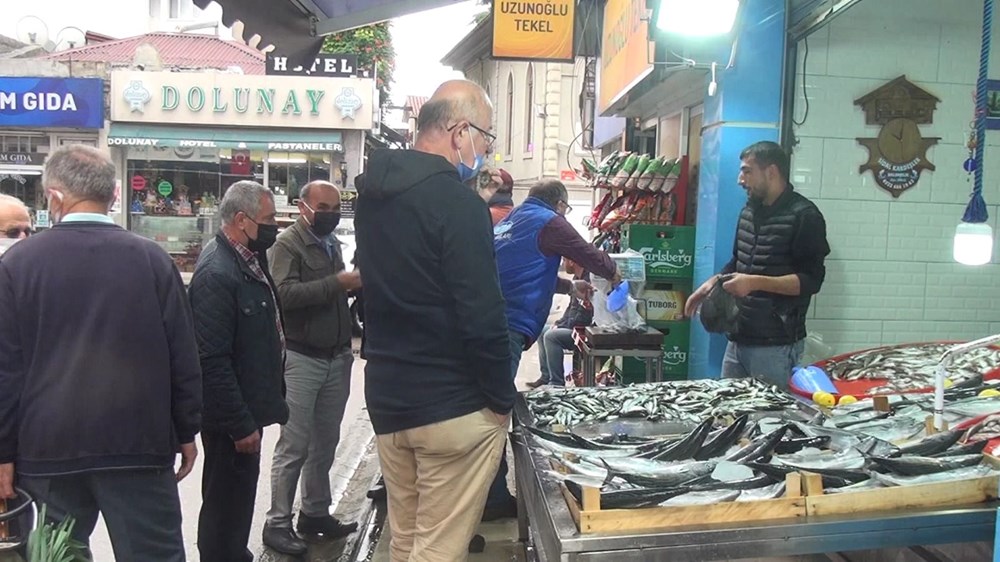 Karadeniz'de fırtına nedeniyle balık fiyatları katlandı - 6