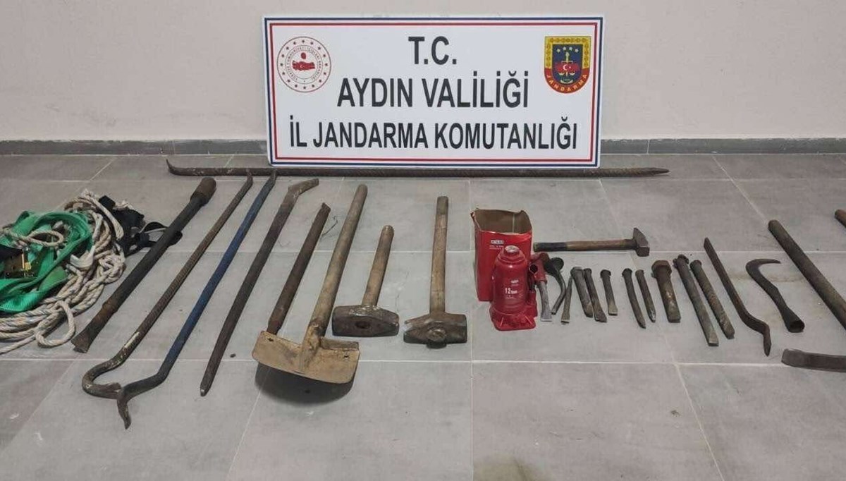 Kaçak kazı yapan 6 kişi suçüstü yakalandı Kaçak kazı yapan 6 kişi suçüstü yakalandı