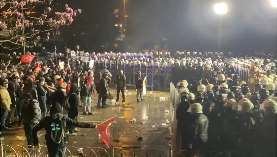 İstanbul'daki gösterilerde suça karışan 26 şüpheli tutuklandı