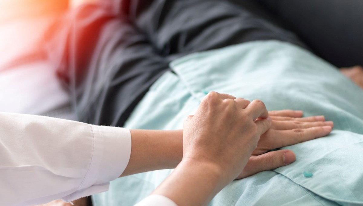 26 yaşındaki adam enfeksiyon sandı, vücuduna yayılmış: Bu belirti meğer kansermiş