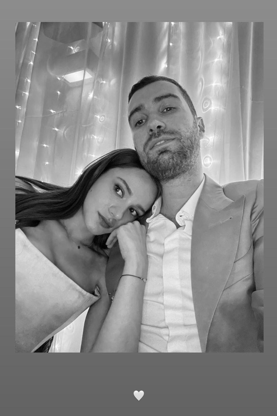 Oğulcan Engin ile Miray Daner'den mutluluk pozu Son Dakika Magazin