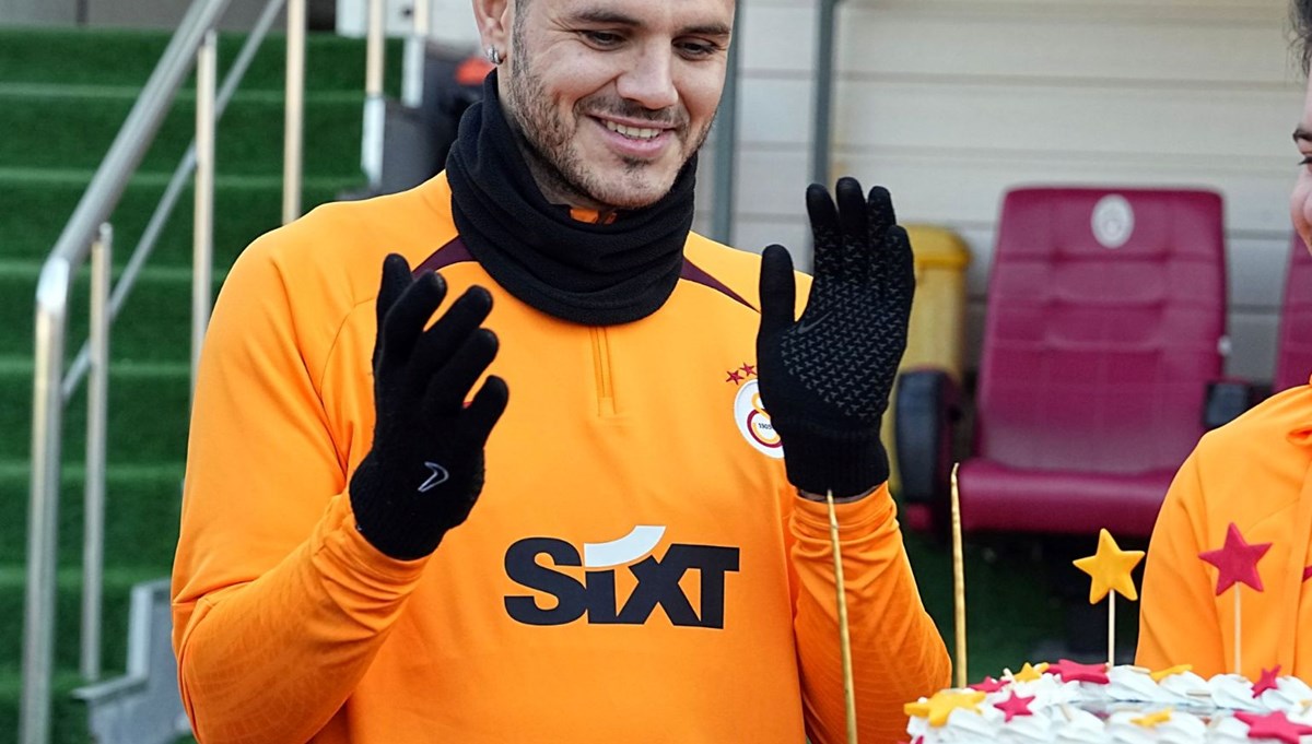 Takım arkadaşlarından Icardi'ye doğum günü kutlaması Takım arkadaşlarından Icardi'ye doğum günü kutlaması