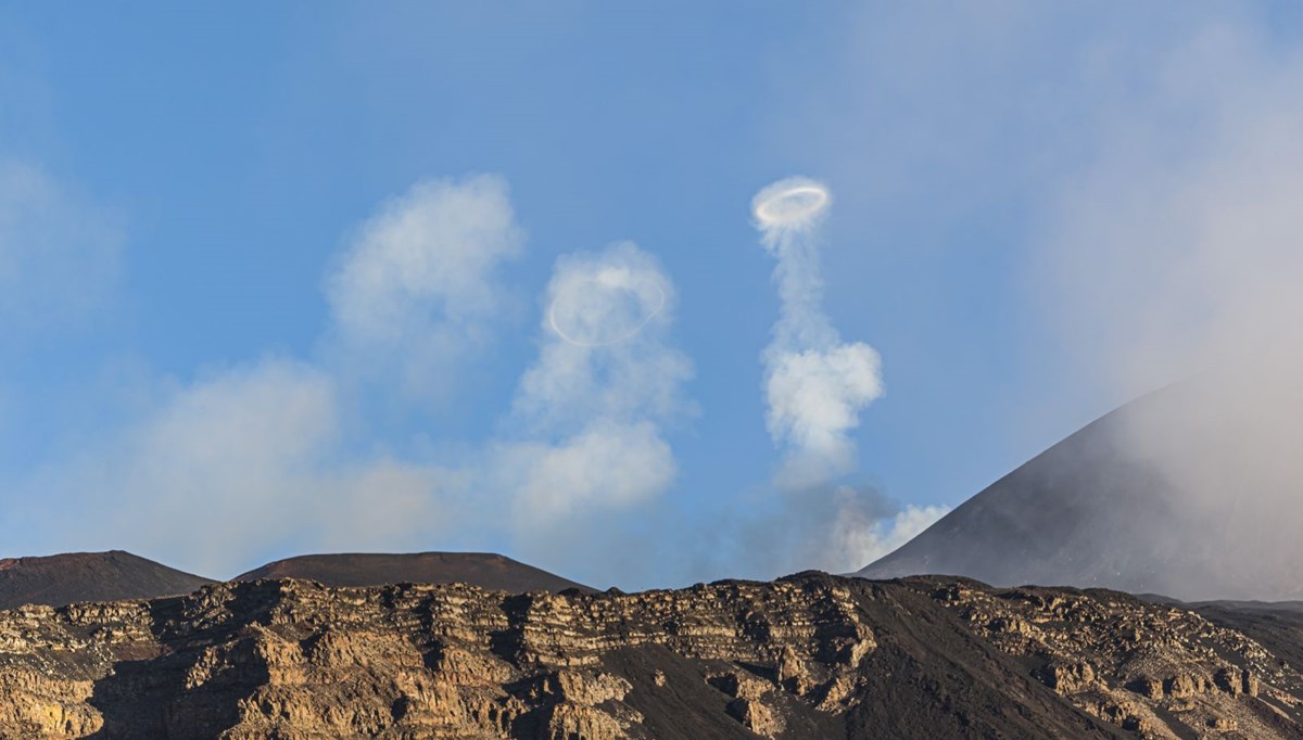 Etna Yanardağı nerede, hangi ülke sınırları içerisinde?