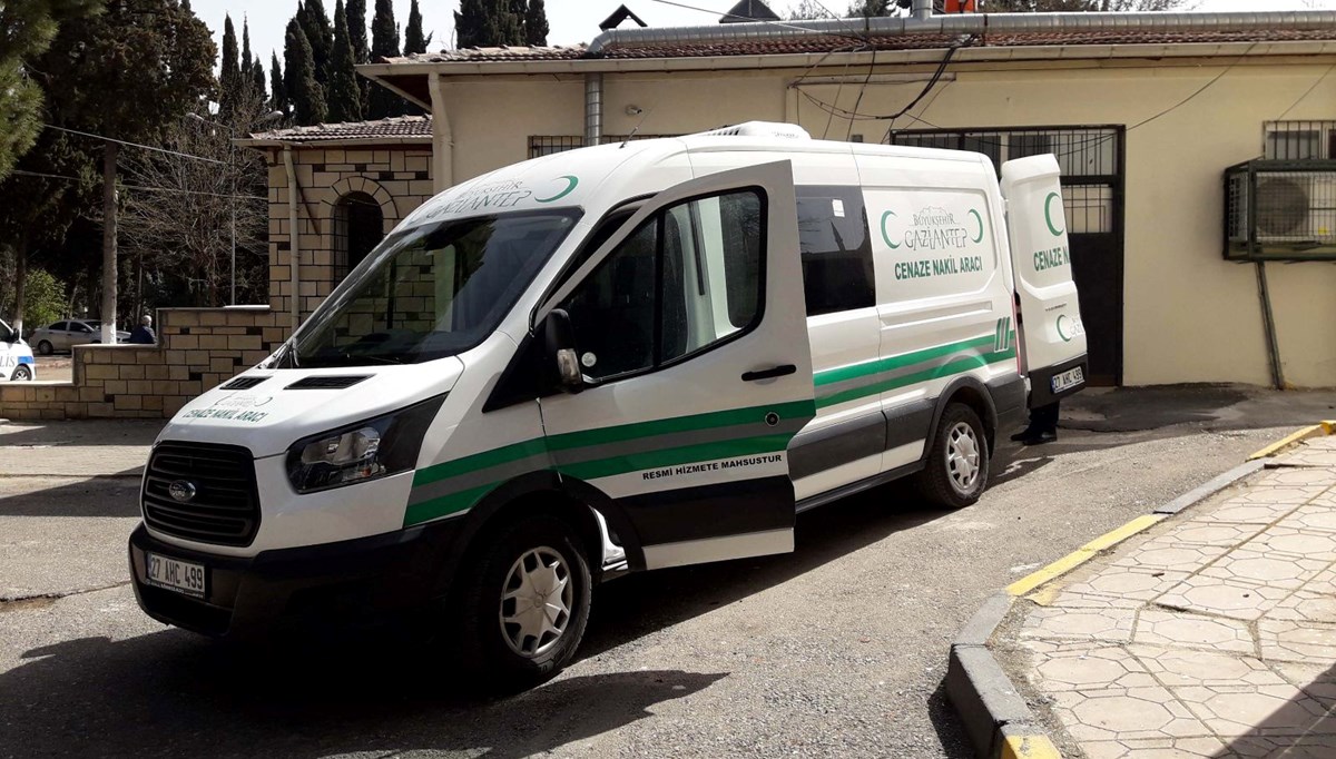 Gaziantep'te zincirleme kaza: 2 ölü, 3 yaralı Gaziantep'te zincirleme kaza: 2 ölü, 3 yaralı