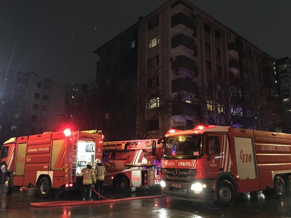 Kadıköy'de korkutan patlama - 1