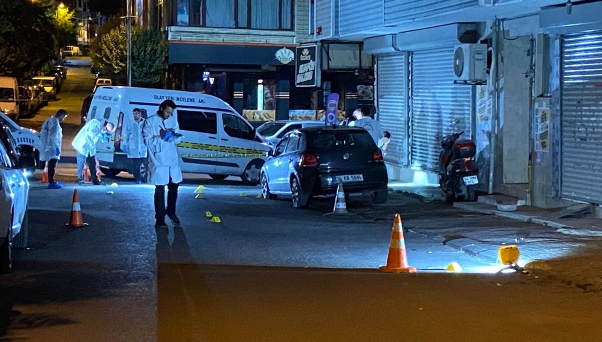 Sultangazi’de olaylı gece: Kuaföre silah ve patlayıcı maddeyle saldırdılar Sultangazi’de olaylı gece: Kuaföre silah ve patlayıcı maddeyle saldırdılar