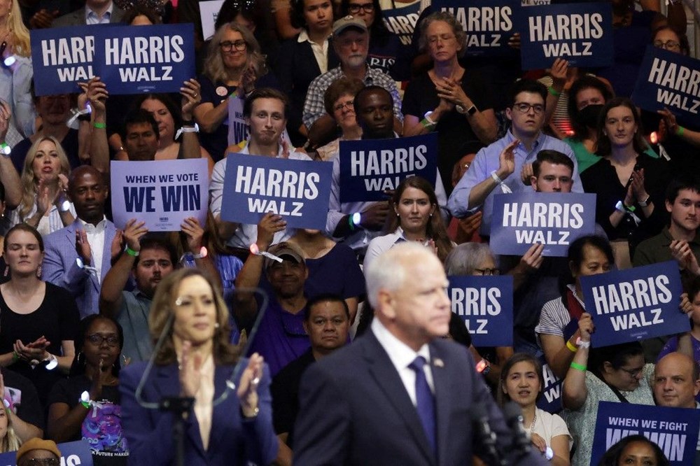 Harris ve Walz'dan ilk miting: "Trump ekonomiyi batırdı" - 2