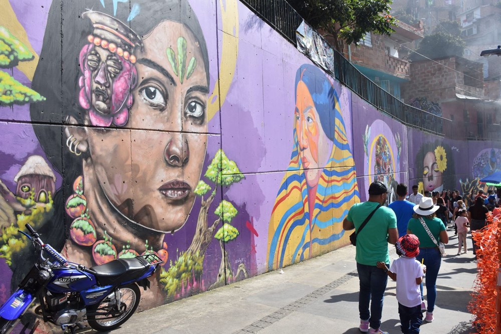 Kolombiya'nın tehlikeli bölgesi Comuna 13 çetelerden arındıktan sonra cazibe merkezi oldu - 11