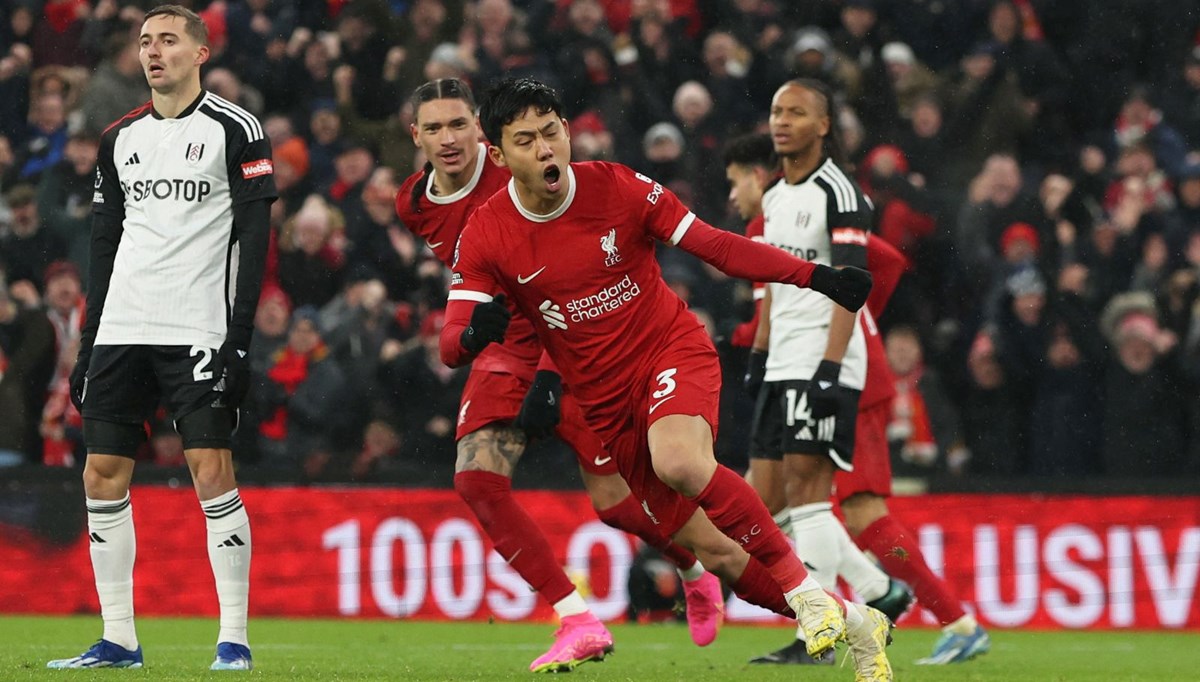 Premier Lig'deki gol düellosunu Liverpool kazandı