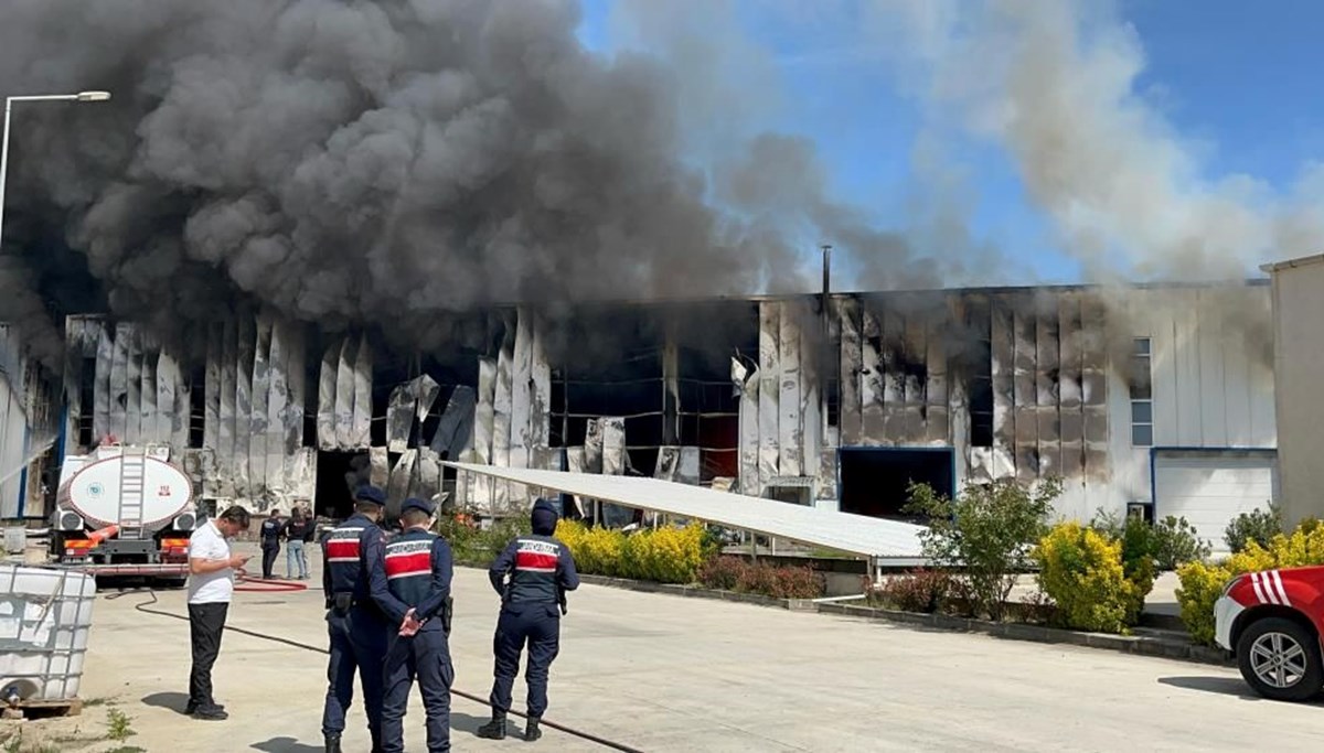 Çerkezköy'de büyük yangın Çerkezköy'de büyük yangın